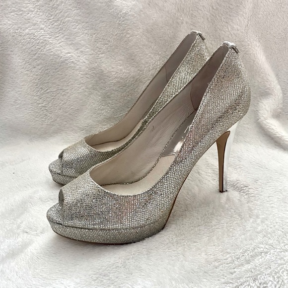MICHAEL KORS silver heels *NEW* - Picture 1 of 6